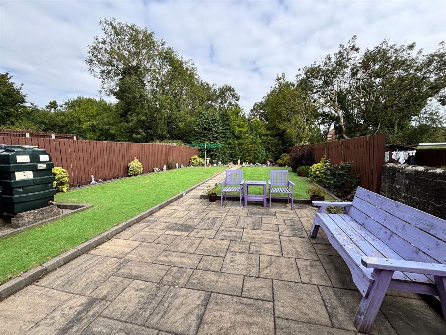 13 Sunningdale Gardens