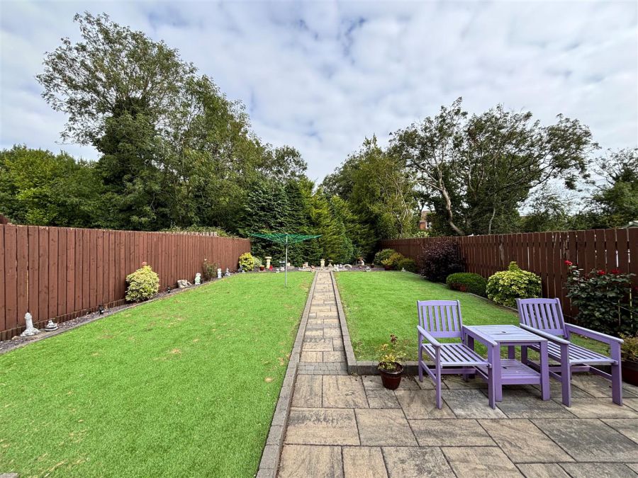 13 Sunningdale Gardens