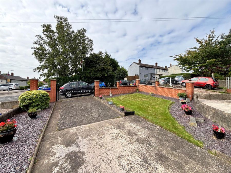 13 Sunningdale Gardens