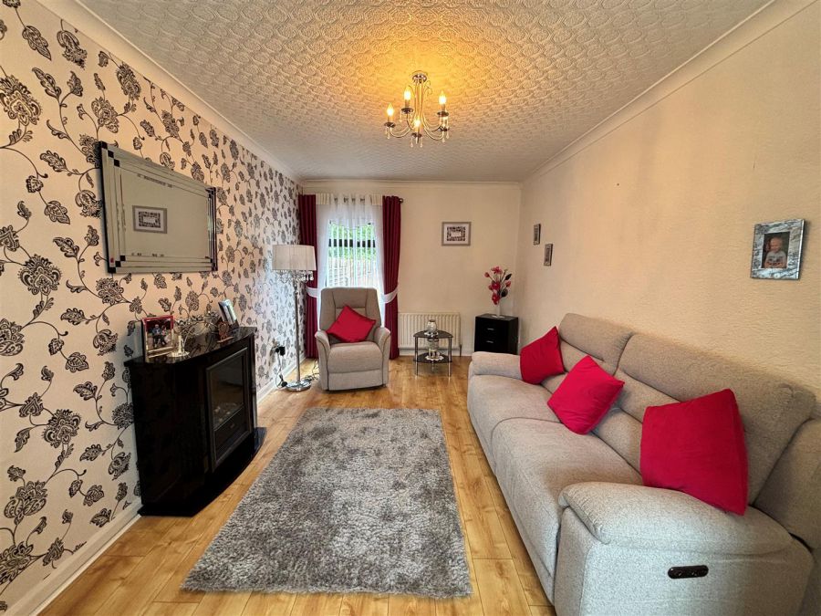 13 Sunningdale Gardens