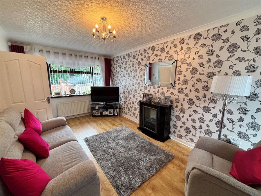 13 Sunningdale Gardens