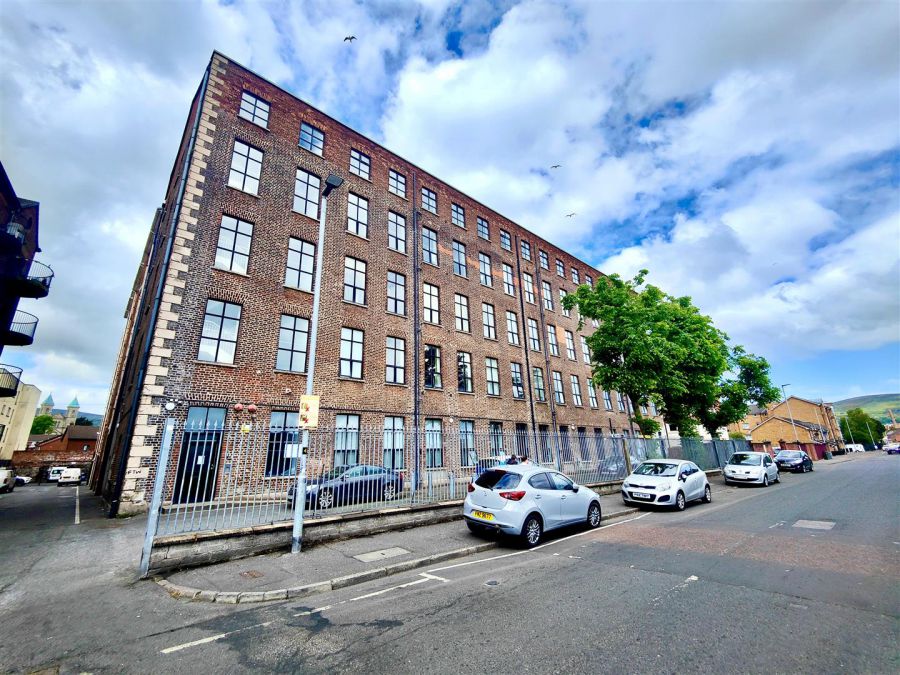 17 Linen Lofts