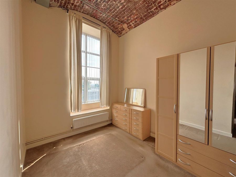 17 Linen Lofts