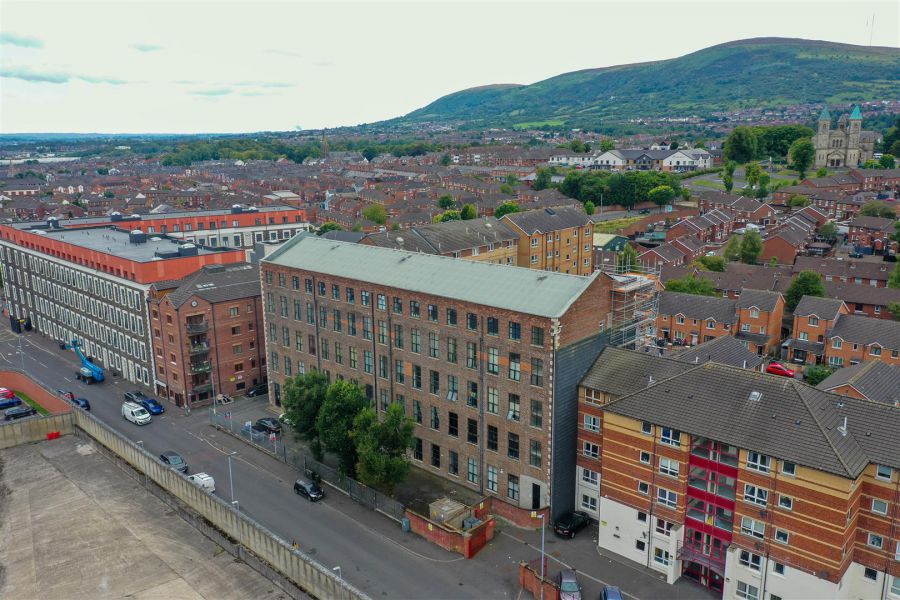 17 Linen Lofts