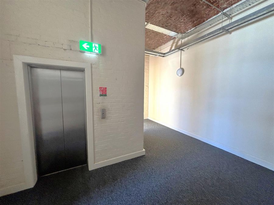 17 Linen Lofts
