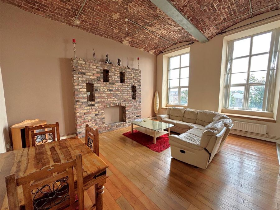 17 Linen Lofts