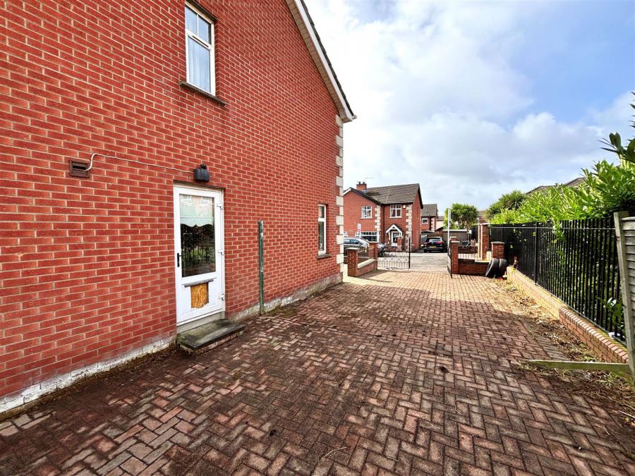 19 Ambleside Court