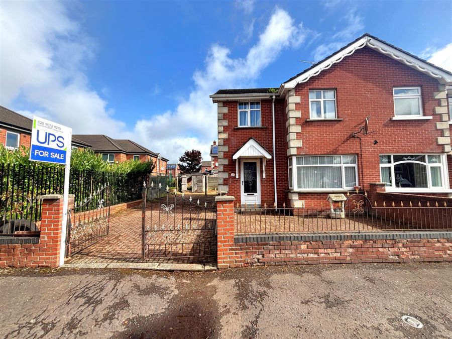 19 Ambleside Court