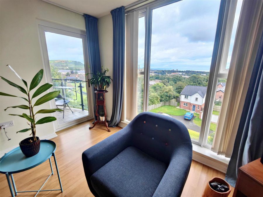 Apt 8, 1 Northview