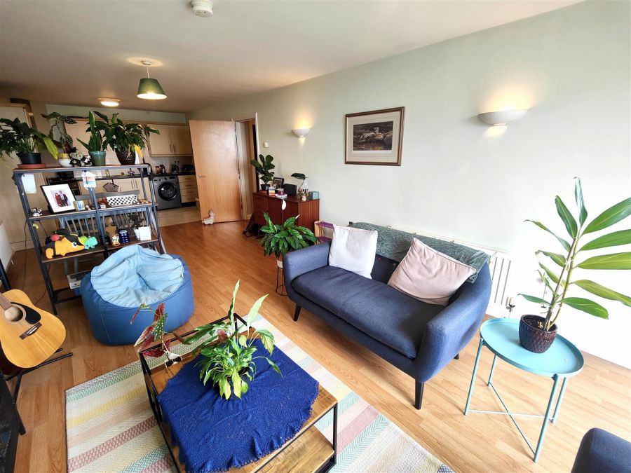 Apt 8, 1 Northview