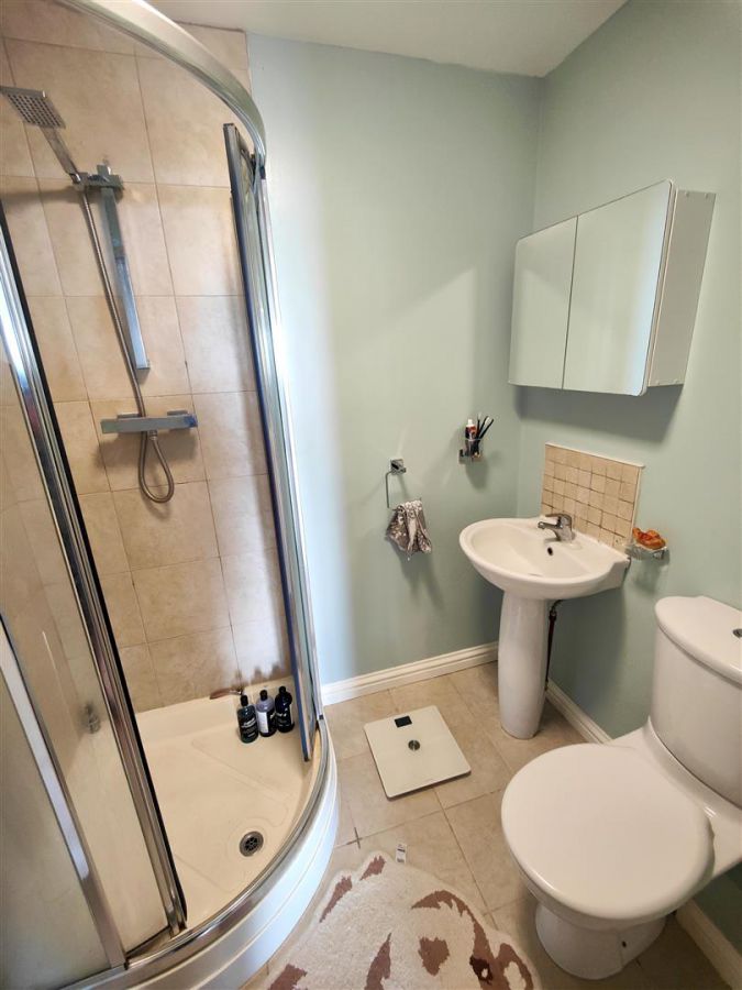 Apt 8, 1 Northview