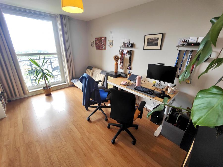 Apt 8, 1 Northview