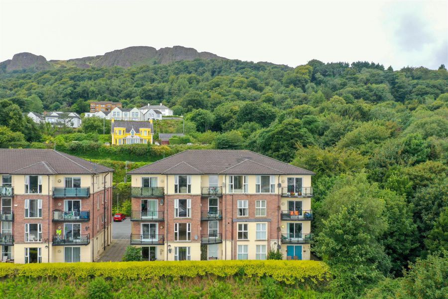 Apt 8, 1 Northview