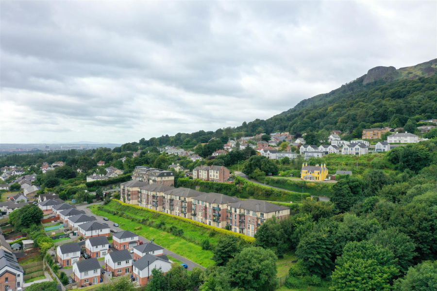 Apt 8, 1 Northview
