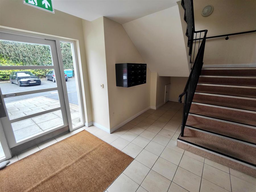 Apt 8, 1 Northview