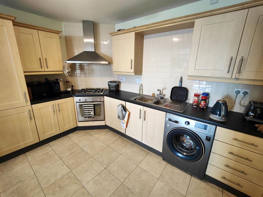 Apt 8, 1 Northview