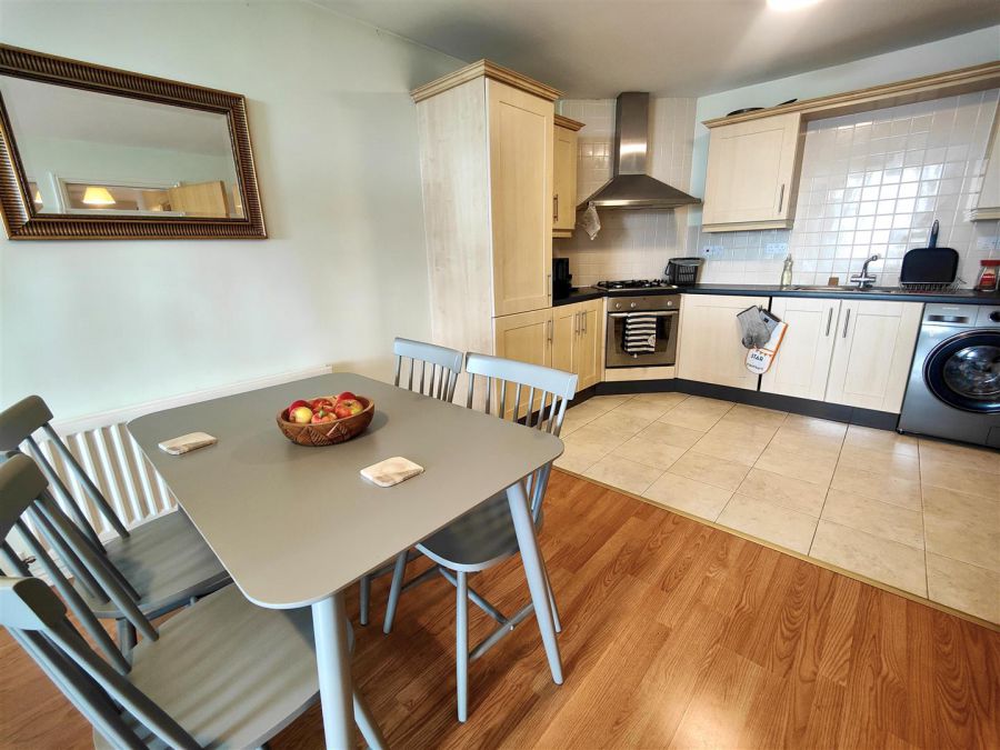 Apt 8, 1 Northview