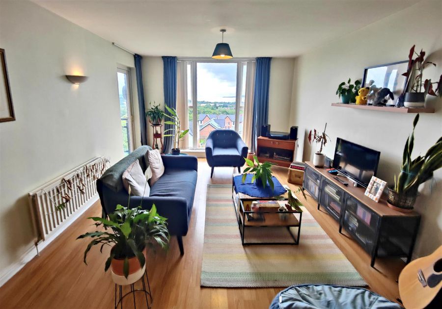 Apt 8, 1 Northview