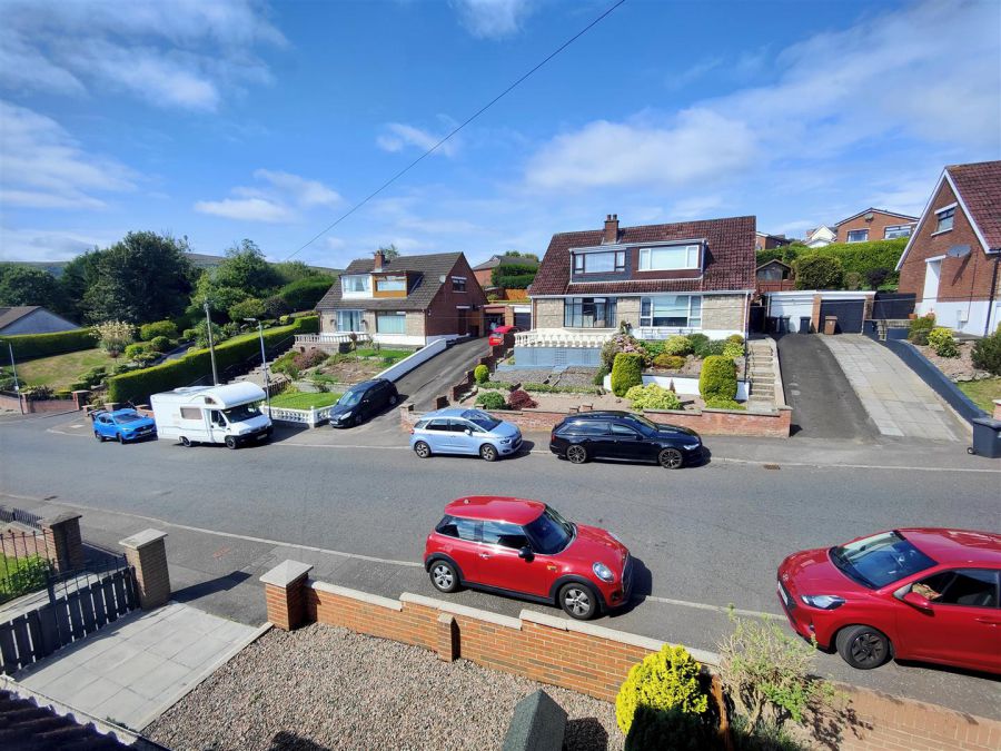 17 Squires Hill Road
