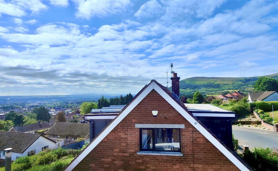 17 Squires Hill Road