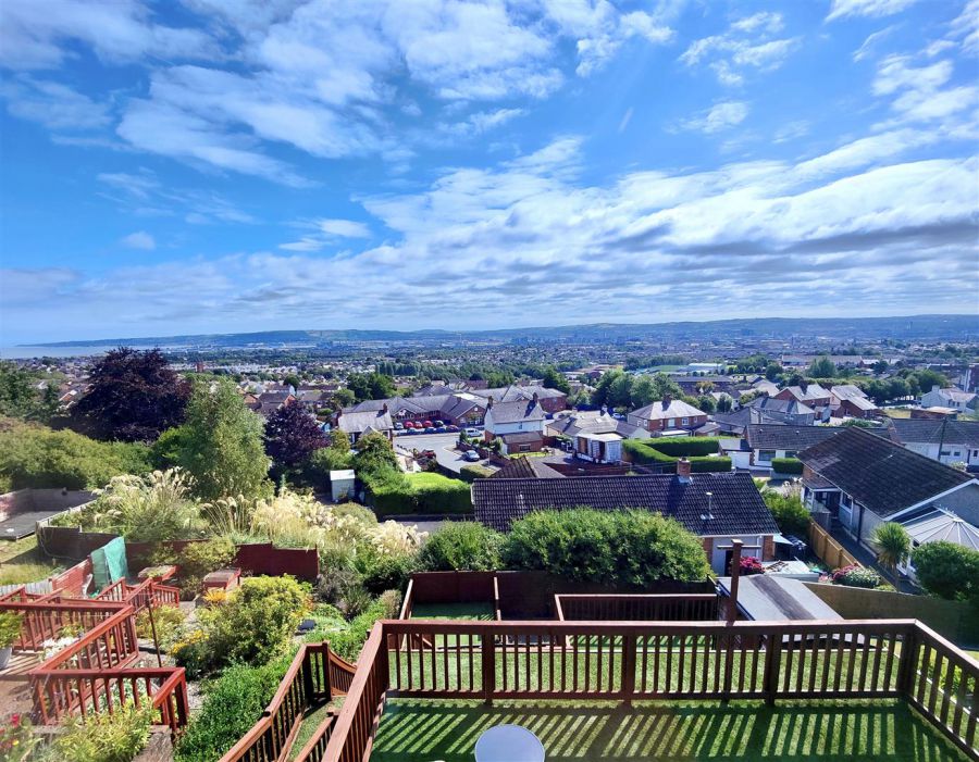 17 Squires Hill Road
