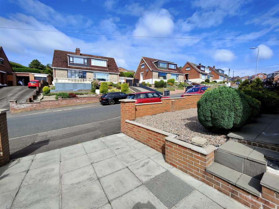17 Squires Hill Road