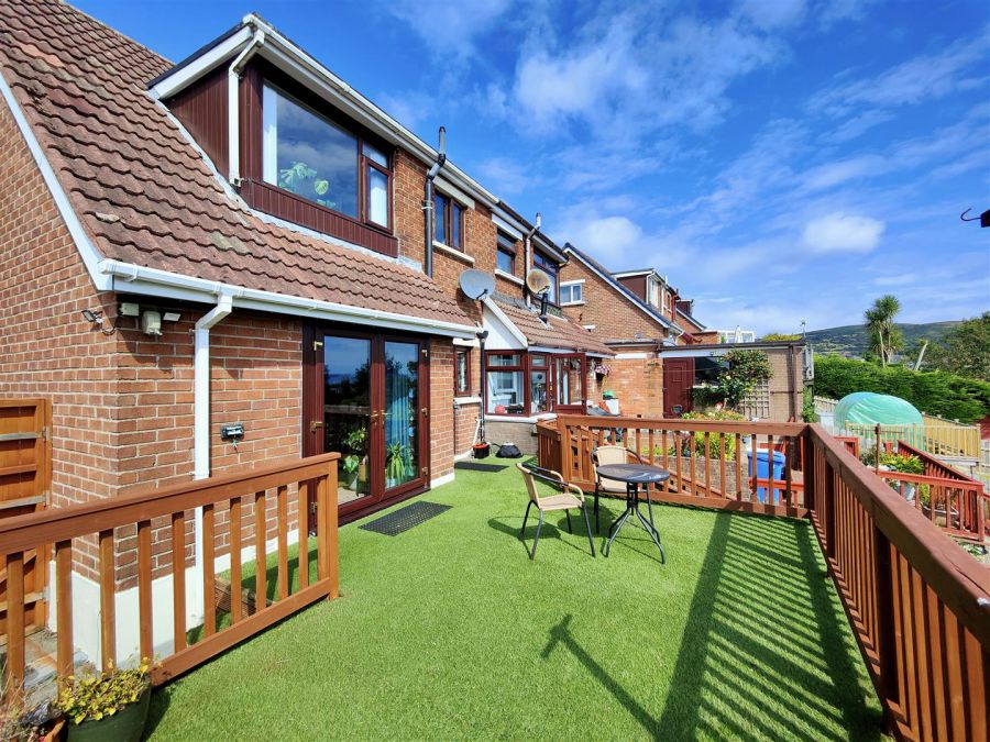 17 Squires Hill Road