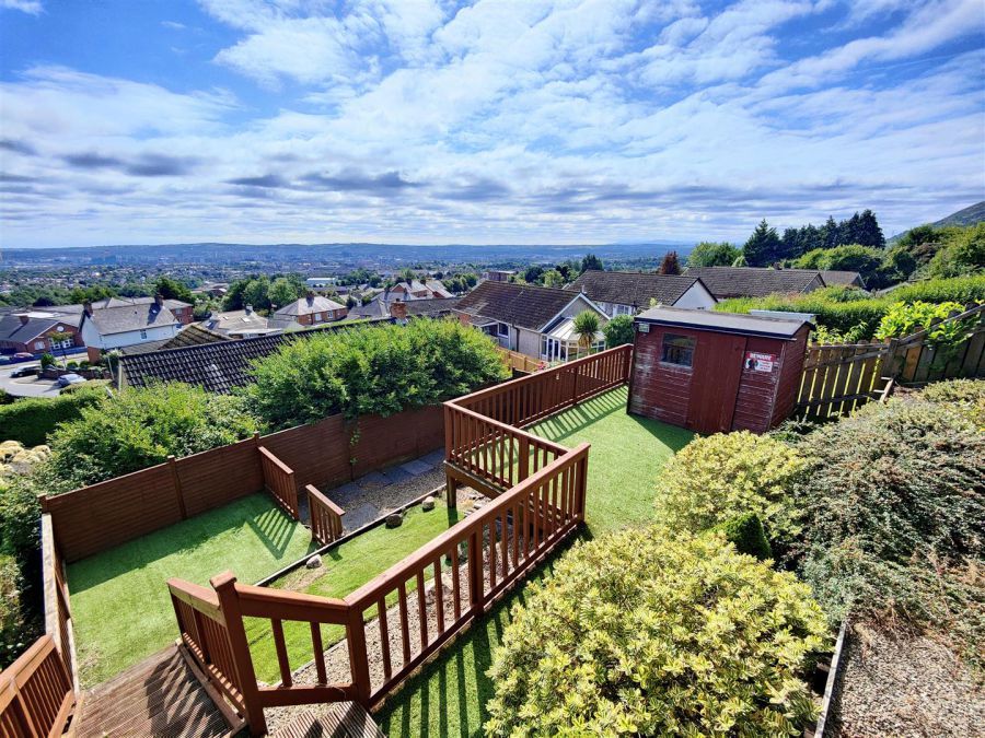 17 Squires Hill Road