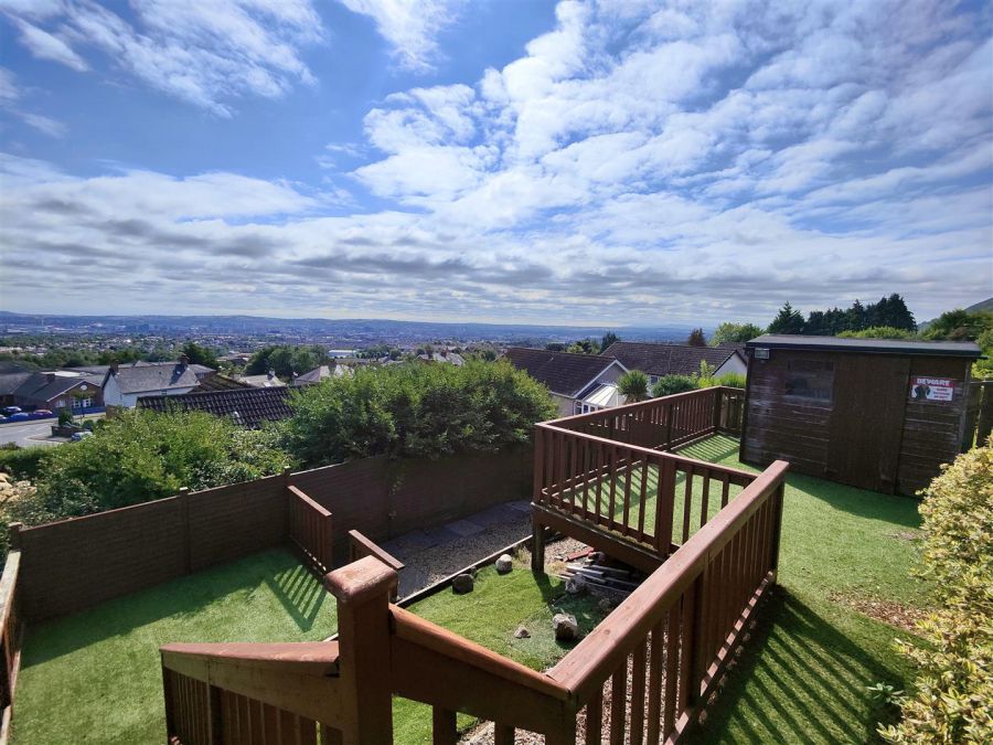 17 Squires Hill Road