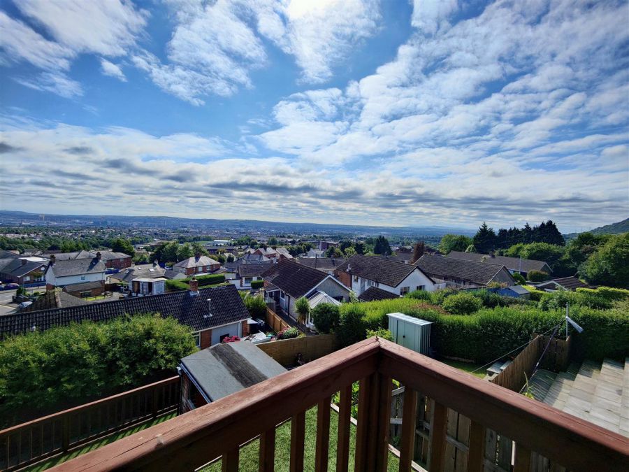 17 Squires Hill Road