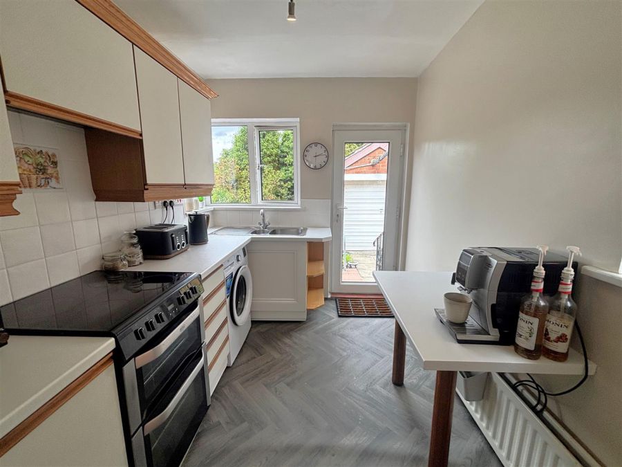27 Mountainview Park