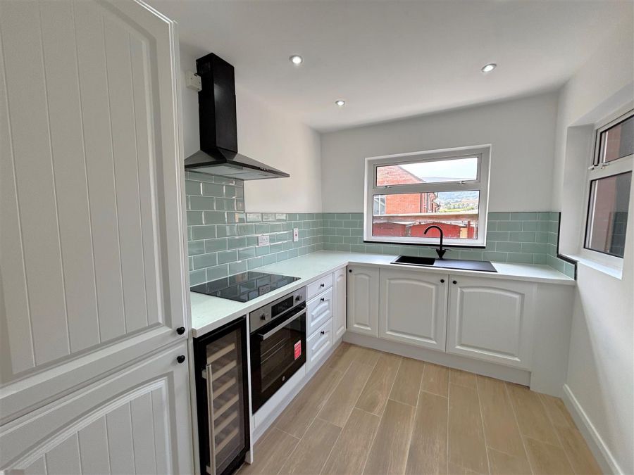 706 Crumlin Road