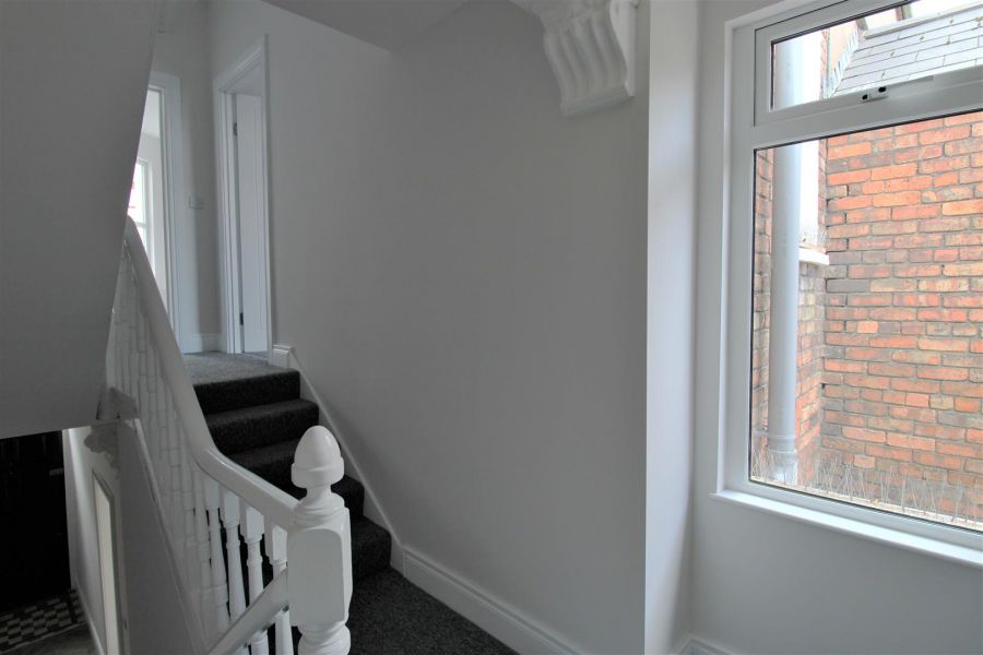 6 Clifton Crescent