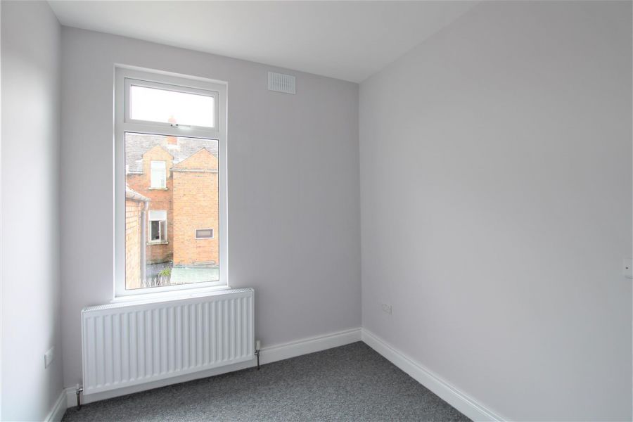 6 Clifton Crescent