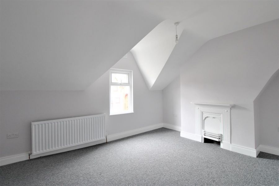 6 Clifton Crescent