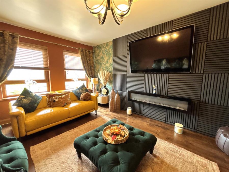 1 Lyndhurst View Close