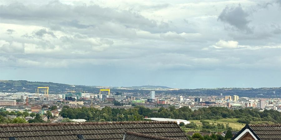 1 Lyndhurst View Close