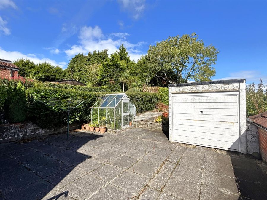 9 Springvale Drive