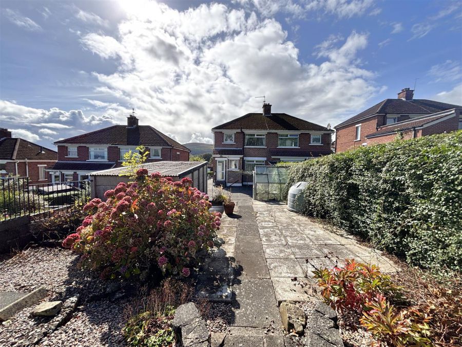 9 Springvale Drive