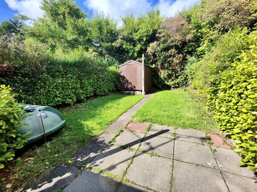 90 Joanmount Gardens