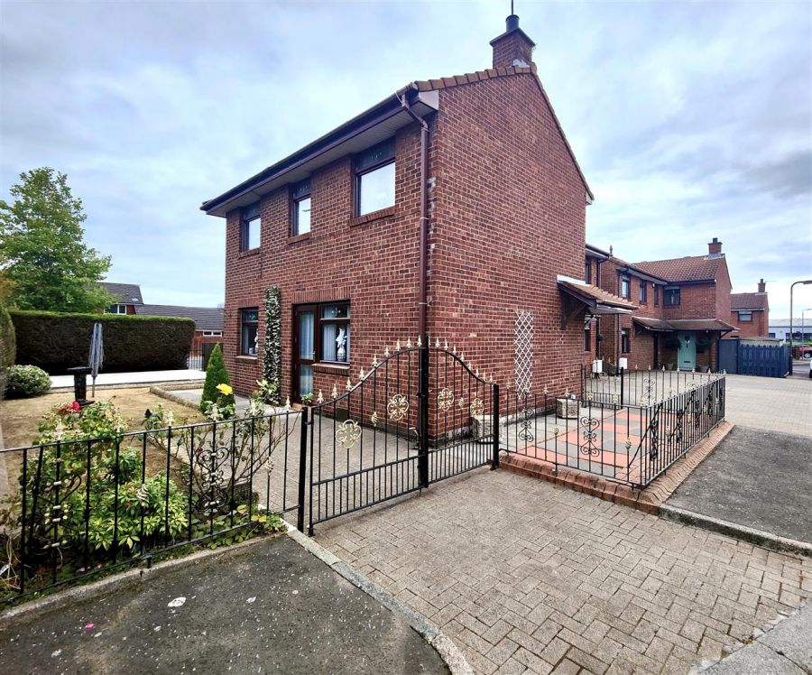 7 Silver Birch Courts