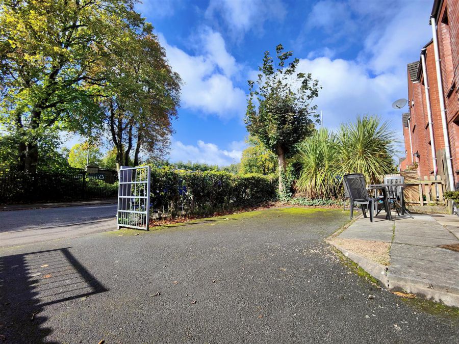 205 Alexandra Park Avenue