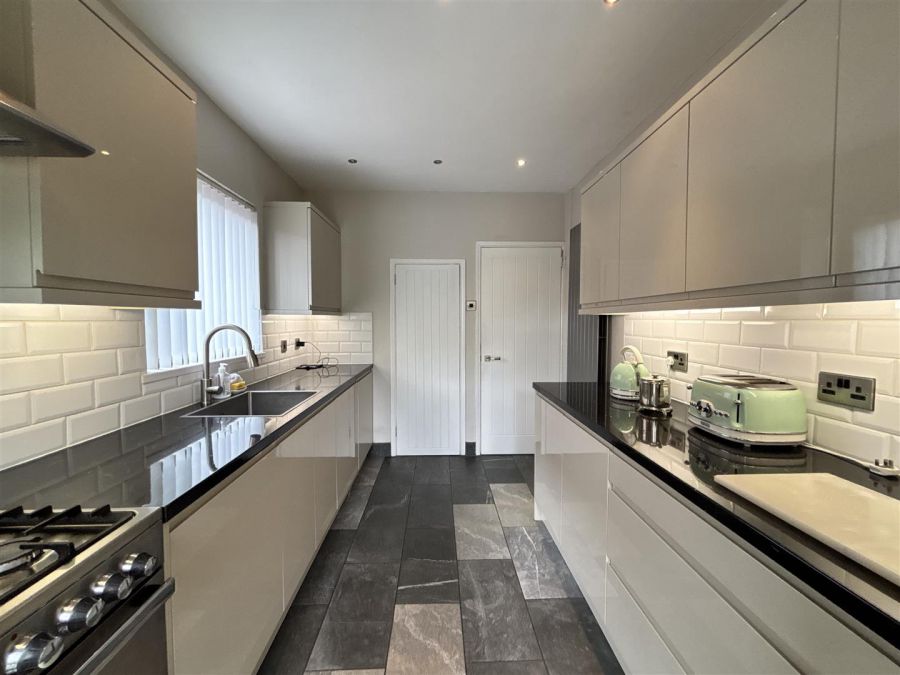 65 Dunkeld Gardens