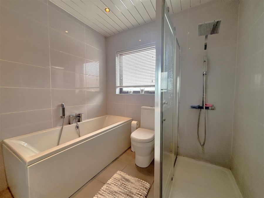 65 Dunkeld Gardens