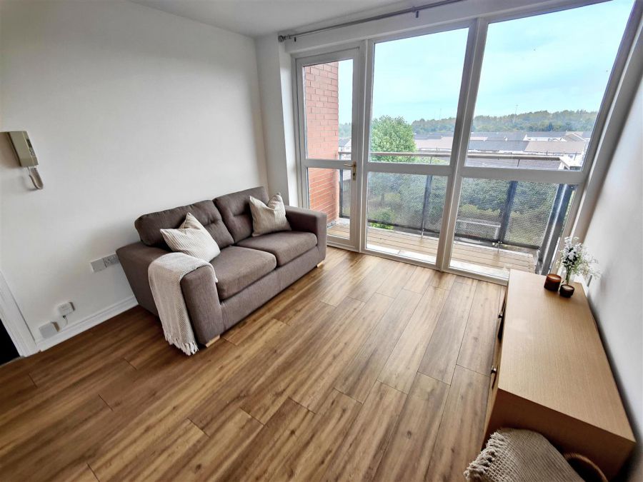 Apt 20 Block E, 678 Shore Road, Horizon Building