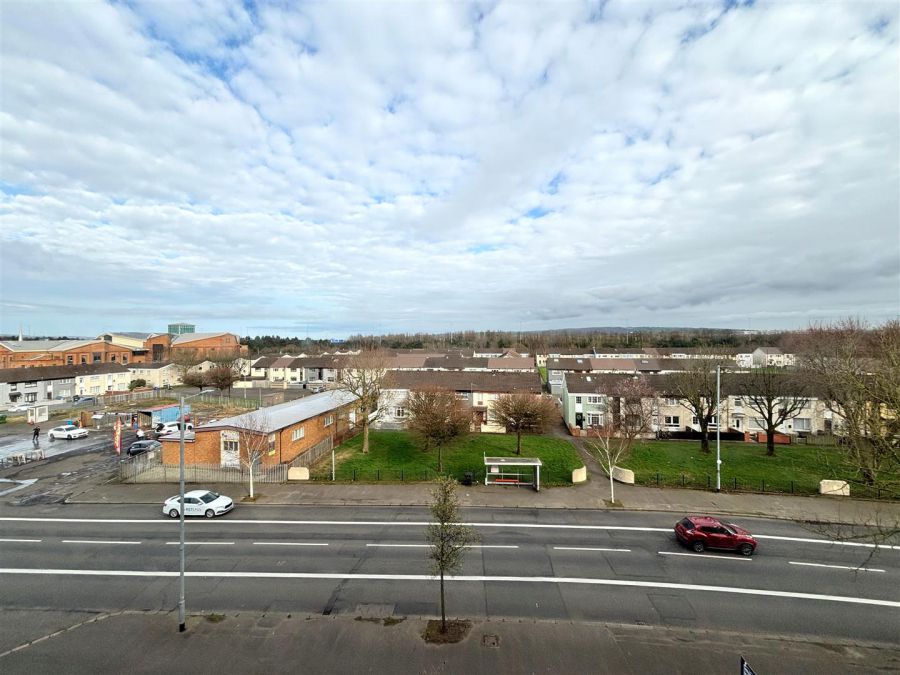 Apt 20 Block E, 678 Shore Road, Horizon Building