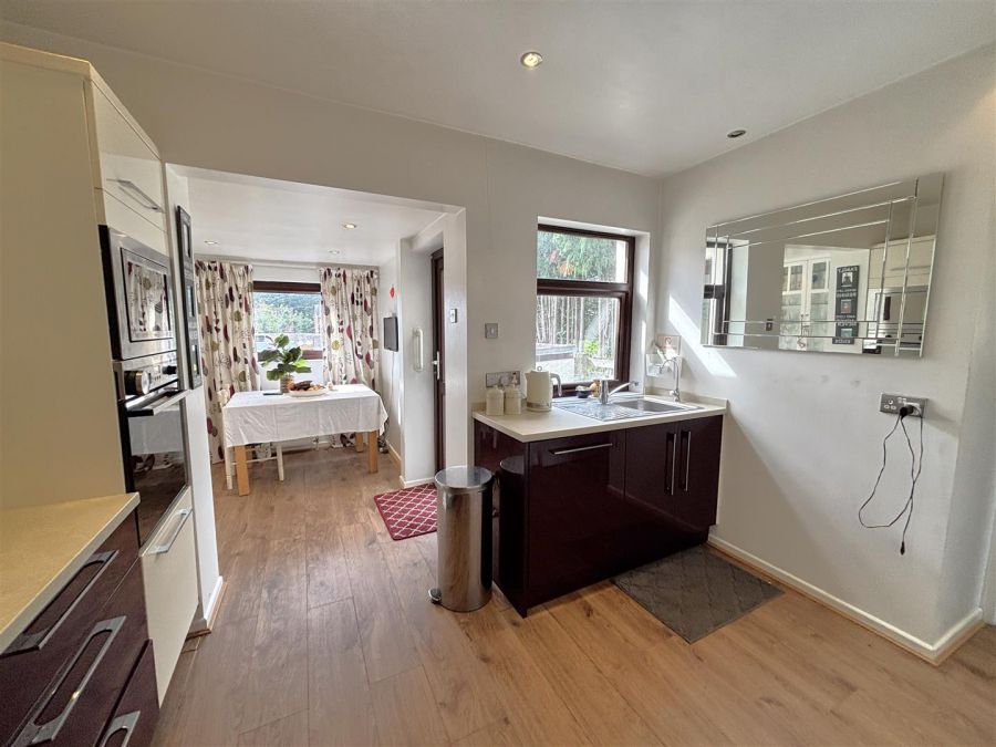 24 Hoylake Park