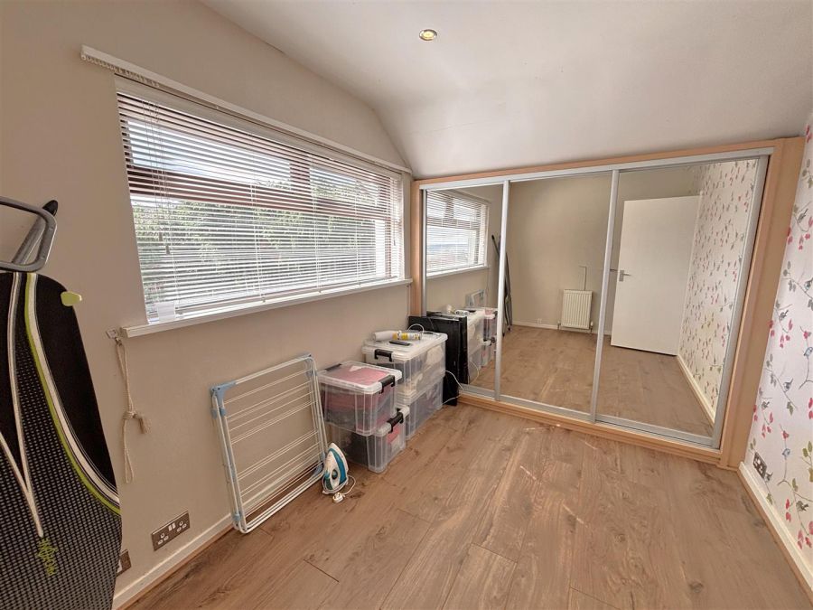 24 Hoylake Park