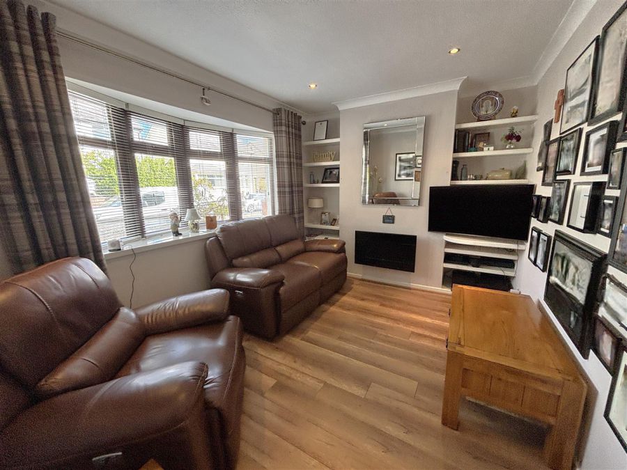 24 Hoylake Park