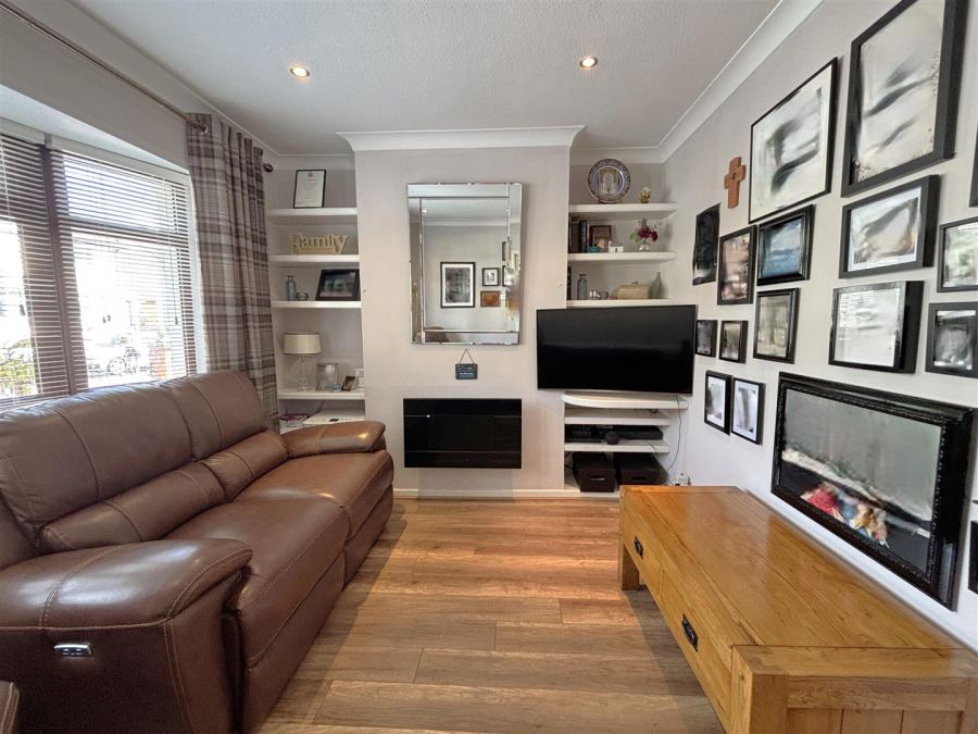 24 Hoylake Park